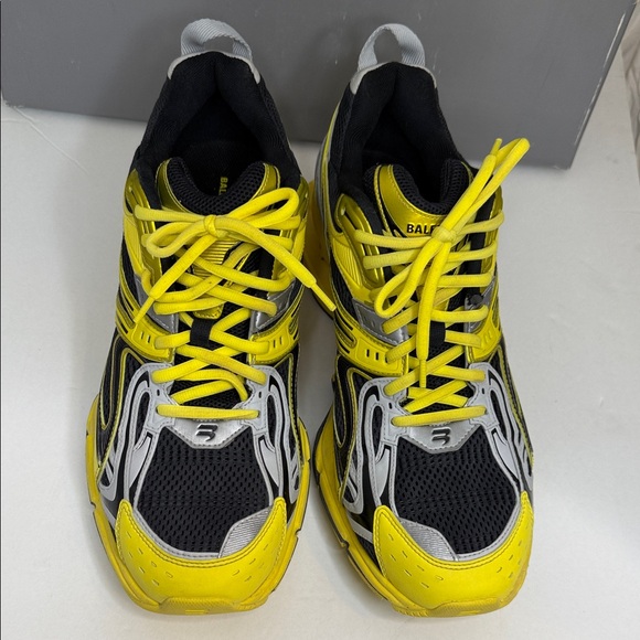 Balenciaga Men's Sneakers in Vibrant Yellow and Black - Picture 3 of 10